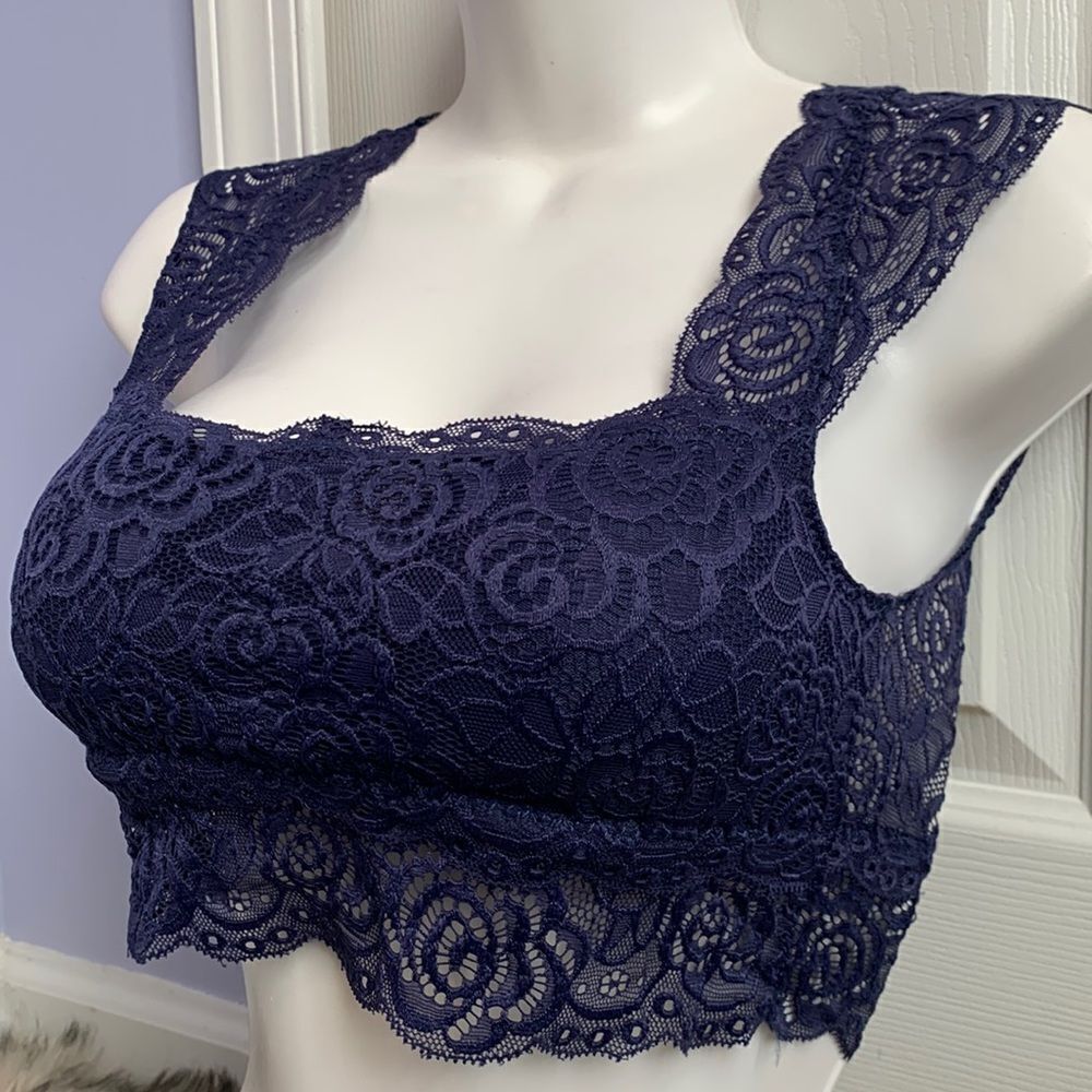 Designer Lace No Wire Lightly lined Pullover Bralette Bra S/M
